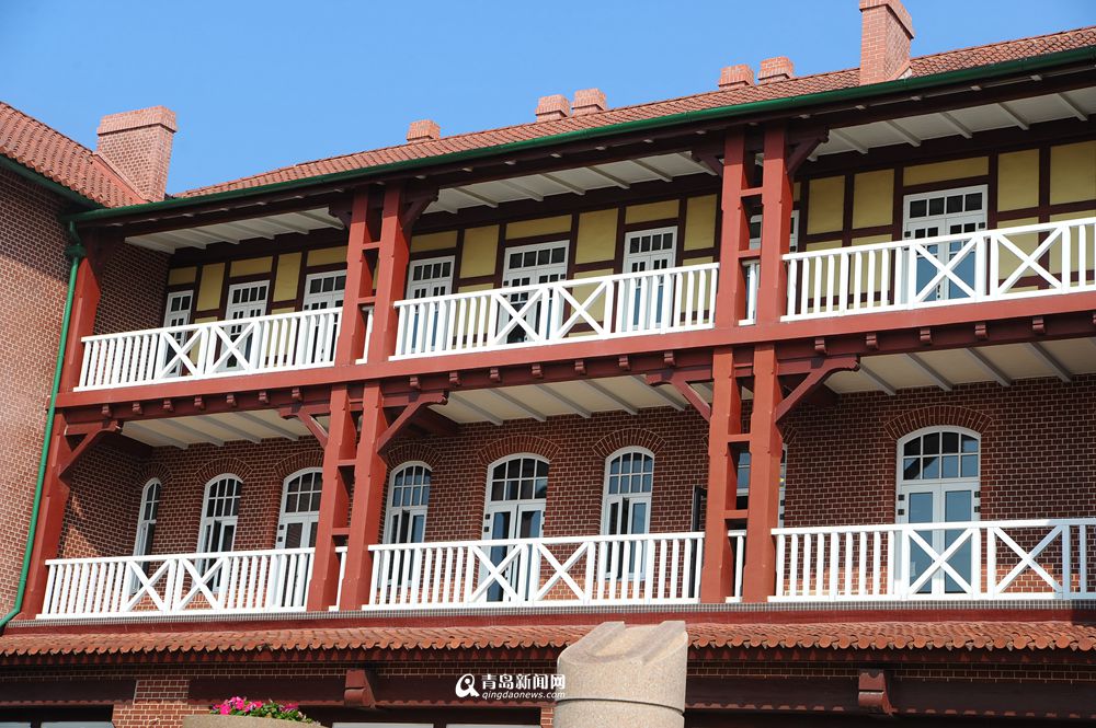 高清：它是青岛最早的假日酒店 美了一百多年