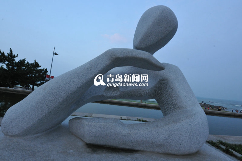 高清:盘点青岛知名雕塑 凝固的艺术独具灵动美