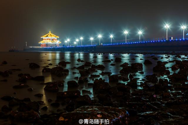 组图:雨夜栈桥五彩斑斓 烟雨蒙蒙宛若仙境 组图:雨夜栈桥五彩斑斓 烟雨蒙蒙宛若仙境