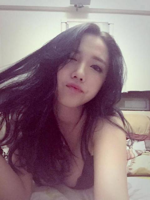 台湾美女网络走红 网友:看到她呼吸都重了