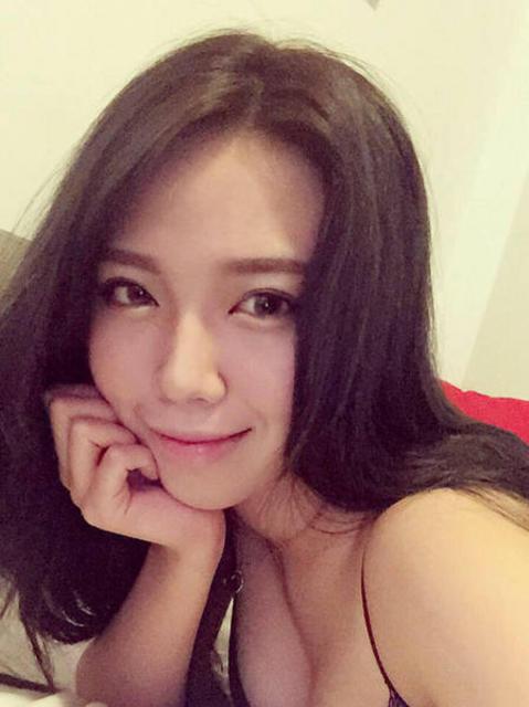 台湾美女网络走红 网友:看到她呼吸都重了
