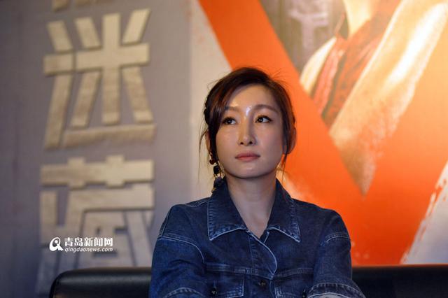 高清:霍建华秦海璐来青'捉迷藏' 大秀青岛话 高清:霍建华秦海璐来青'捉迷藏' 大秀青岛话