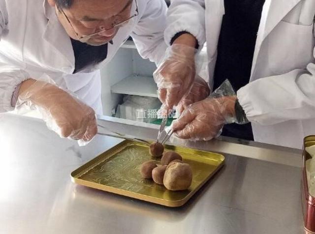 绵阳母羊胃里取出6颗“羊宝” 网传价值600多万（图）