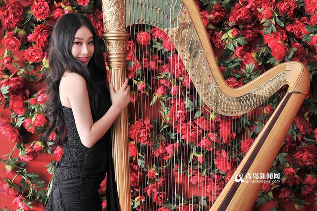 新青年】90后竖琴女孩 时薪5000元秒杀白领