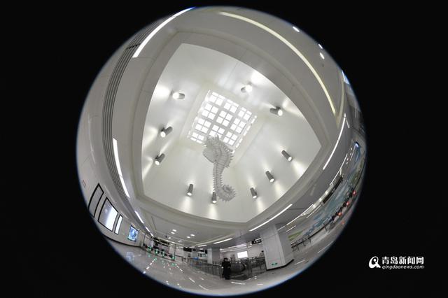 试乘地铁全景看 五四广场到李村仅25分钟