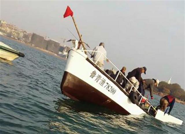 钓鱼船出故障船只下沉 5艘快艇紧急施救