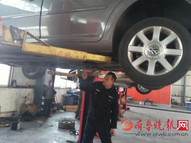 16岁少女雨夜被撞倒后遭拖行7公里至高速(图)