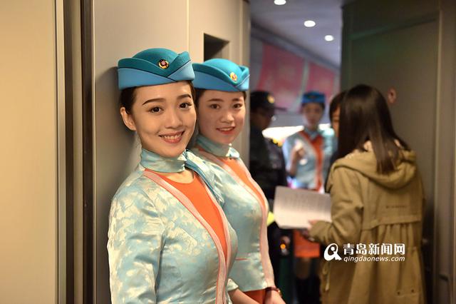高清:青荣城际开通瞬间 时速200公里高姐抢镜
