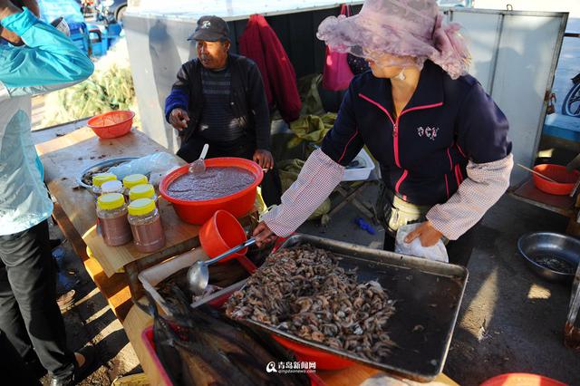 高清:当季虾酱新鲜上市 藏在渔村里的虾美味 高清:当季虾酱新鲜上市 藏在渔村里的虾美味