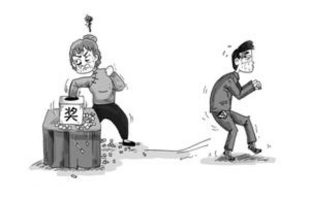 女子路边抽奖被骗1万多元不罢休 骗子劝她回家