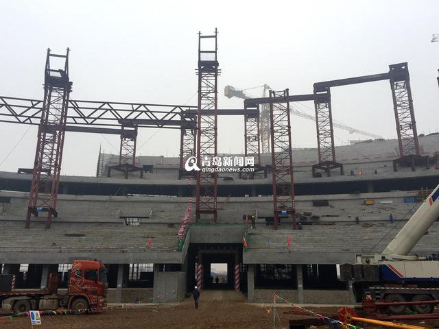 高清:市民健身中心和青岛中学主体全封顶