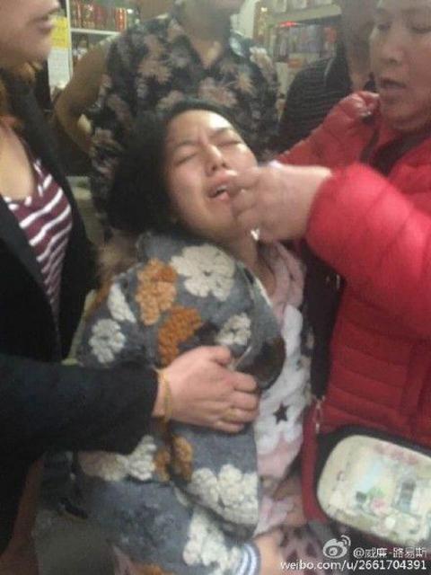 女子刚生产即遭家暴 婆婆称女人要三从四德