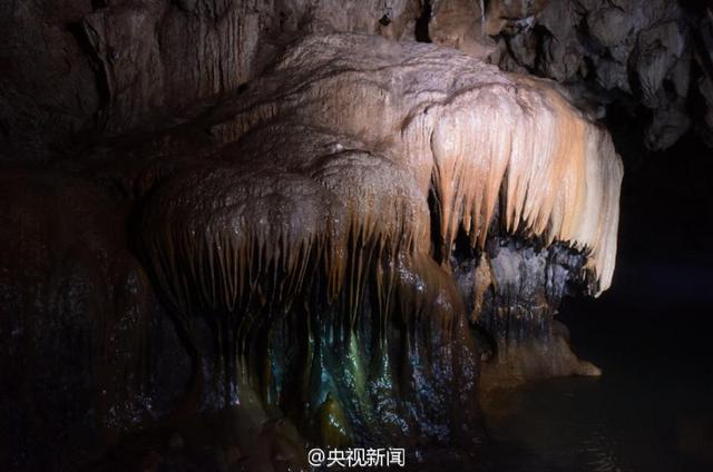     绝美地貌景色！陕西汉中发现世界级天坑群