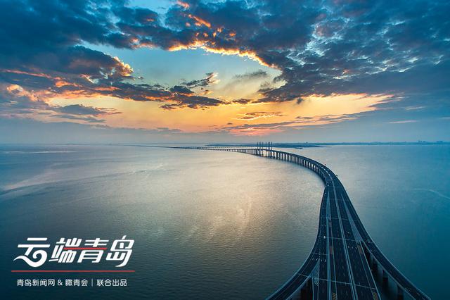 【云端青岛】跨海大桥跃冰原 形似长龙出海