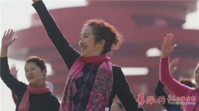 青岛广场舞出教材 《海带最快乐》火了