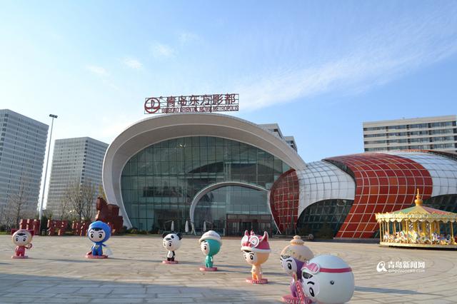 东方影都大剧院封顶 灵山湾珊瑚贝桥亮相