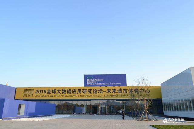 东方影都大剧院封顶 灵山湾珊瑚贝桥亮相