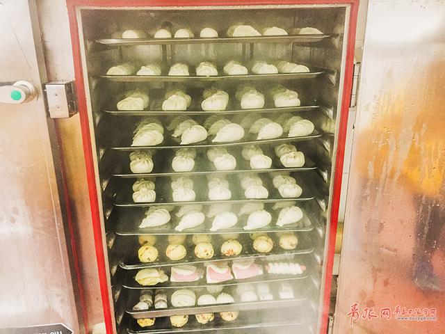 组图：探访凌晨5点的高校食堂后厨