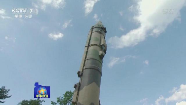 震撼！央视公布10枚东风-21C导弹齐射壮观画面