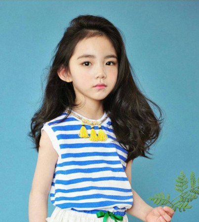 韩国6岁空灵小萝莉出道 网友：愿等10年(图)