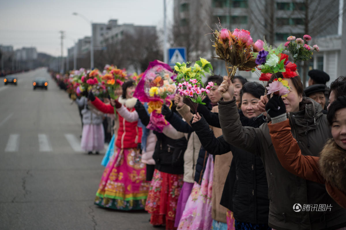 朝鲜女足连夺世界冠军 举国欢腾万人空巷(图)