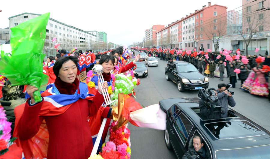 朝鲜女足连夺世界冠军 举国欢腾万人空巷(图)