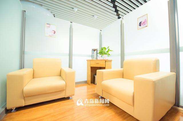 高清:地铁车站有了母婴室 宝妈们出行不尴尬