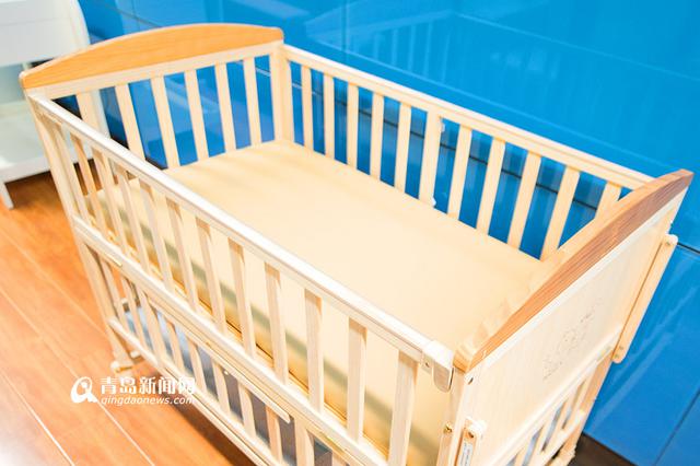 高清:地铁车站有了母婴室 宝妈们出行不尴尬