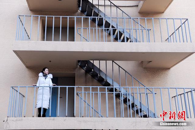 90后网络主播摄像头后 不为人知的生活