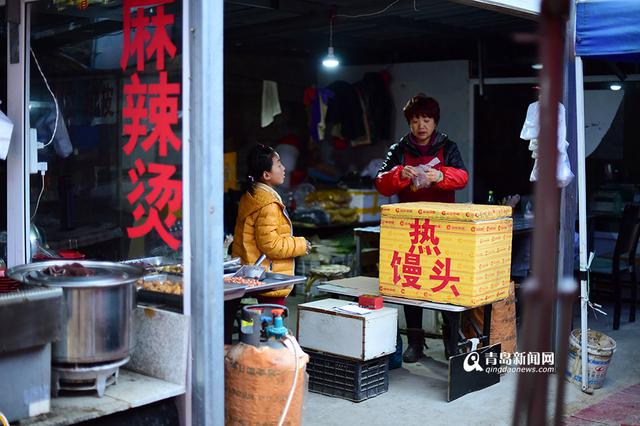【青岛故事】卖水果的小女孩:我的妈妈不在了