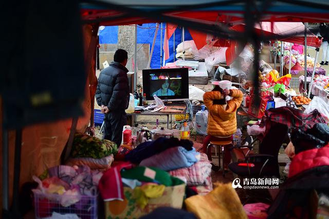 【青岛故事】卖水果的小女孩:我的妈妈不在了