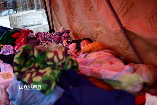 【青岛故事】卖水果的小女孩:我的妈妈不在了