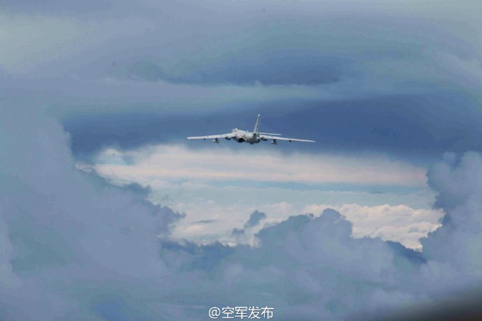 中国空军回应战机绕飞台岛 合法合理合情