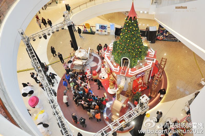 圣诞节将至 青岛商家提前抢滩“圣诞经济”