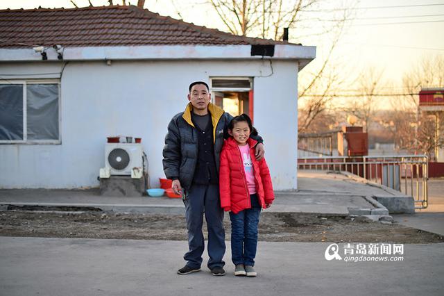 追踪：卖水果的小女孩找到新家 未来想'整容'
