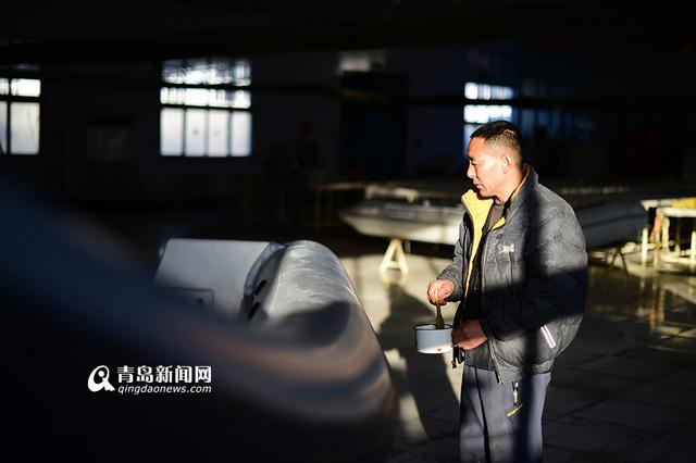追踪：卖水果的小女孩找到新家 未来想'整容'