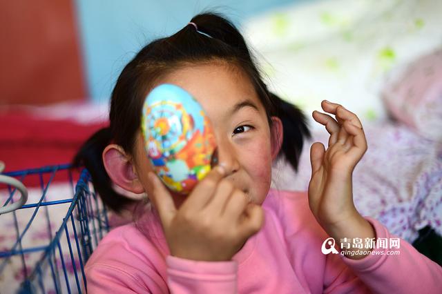 追踪：卖水果的小女孩找到新家 未来想'整容'