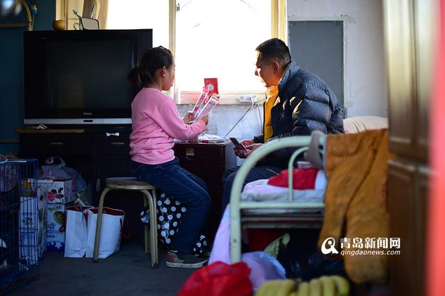 追踪：卖水果的小女孩找到新家 未来想'整容'