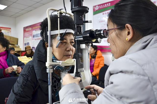 快申请!青岛65岁以上老人可免费做白内障手术