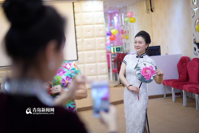 【青岛故事】青岛大姨钟爱旗袍 要办旗袍盛典
