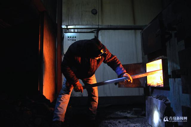 种大棚年入四五万 外出打工村民踏上回乡路