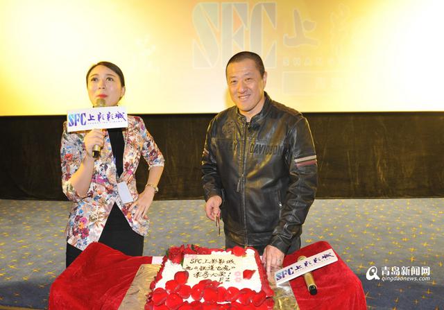 导演丁晟回青宣传《铁道飞虎》 致敬红色经典