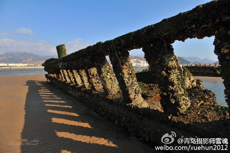 青岛天气晴好“气质”佳 沙子口落潮海滩景如画