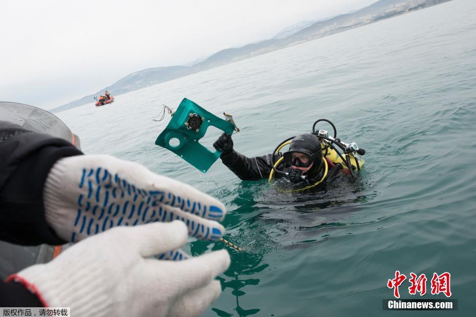 俄失事飞机第二个黑匣子被找到 曝水下打捞画面