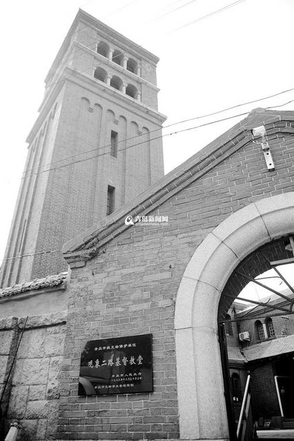 高清:黑白视角看老城区三座教堂 感受穿越之美