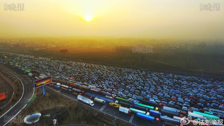 元旦小长假最后一日 京港澳高速现大堵车(图)