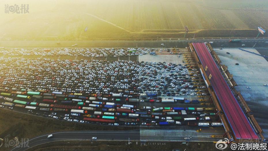 元旦小长假最后一日 京港澳高速现大堵车(图)