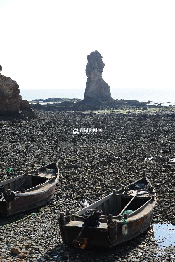 ：崂山海域退大潮 石老人巨石浮出水面