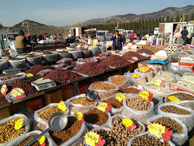 【节·拍】逛北宅毕家村大集 崂山特产年味浓