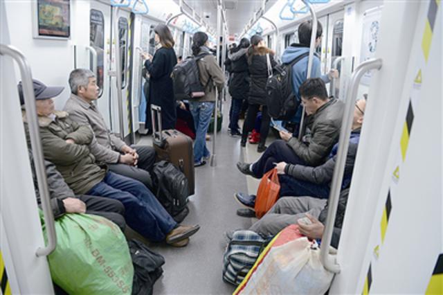 三号线开通南北通行放轻松 市区拥堵缓解 三号线开通南北通行放轻松 市区拥堵缓解